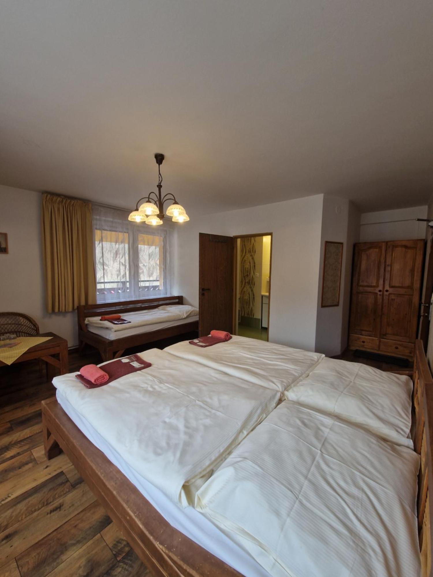 Pri Piecke Penzion A Restauracia Staré Hory Buitenkant foto