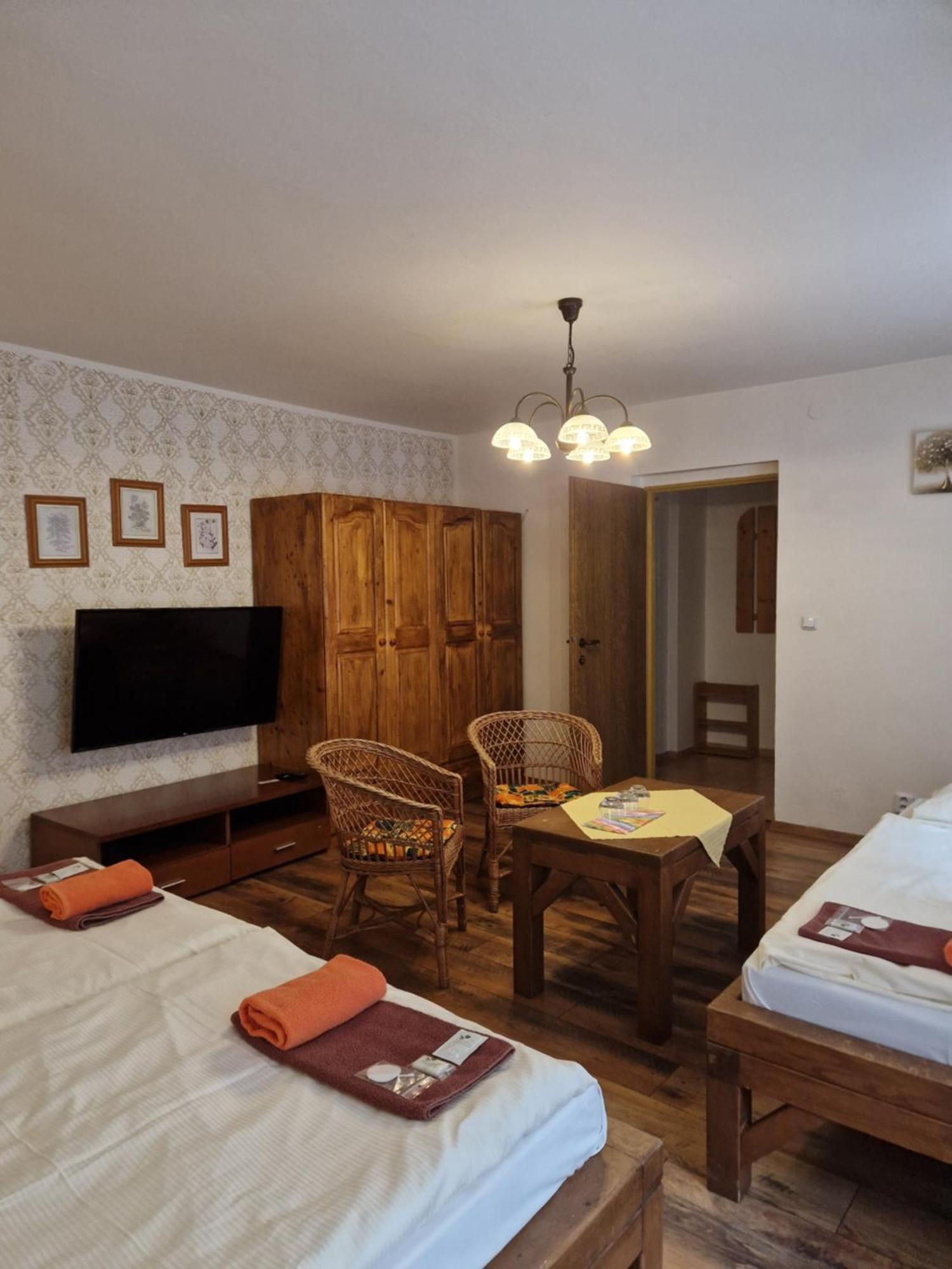 Pri Piecke Penzion A Restauracia Staré Hory Buitenkant foto