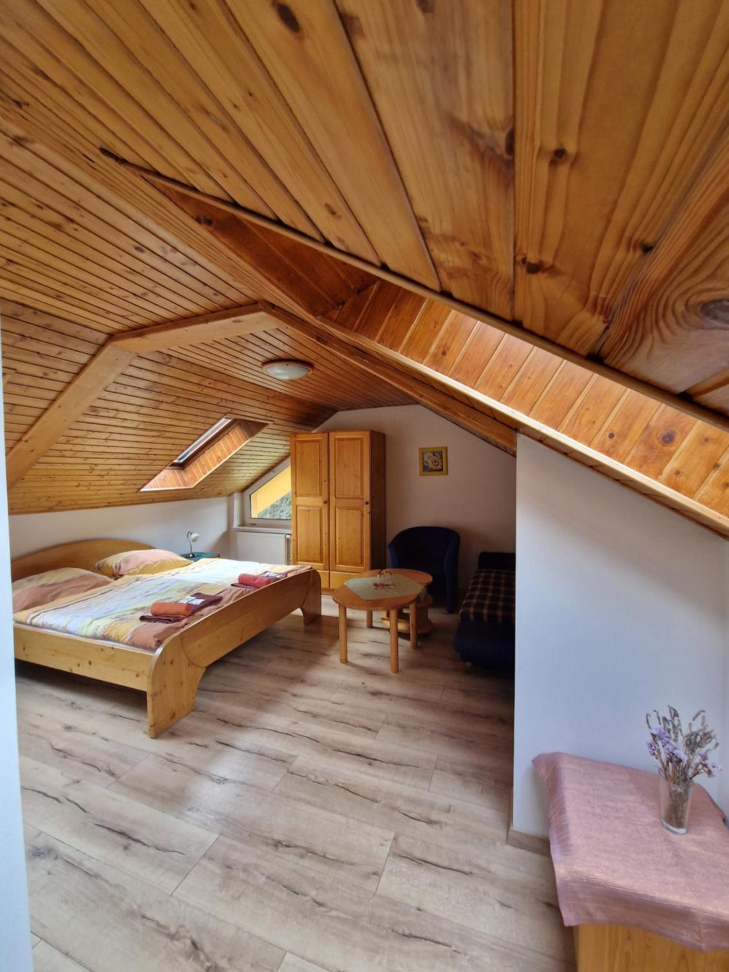 Pri Piecke Penzion A Restauracia Staré Hory Buitenkant foto