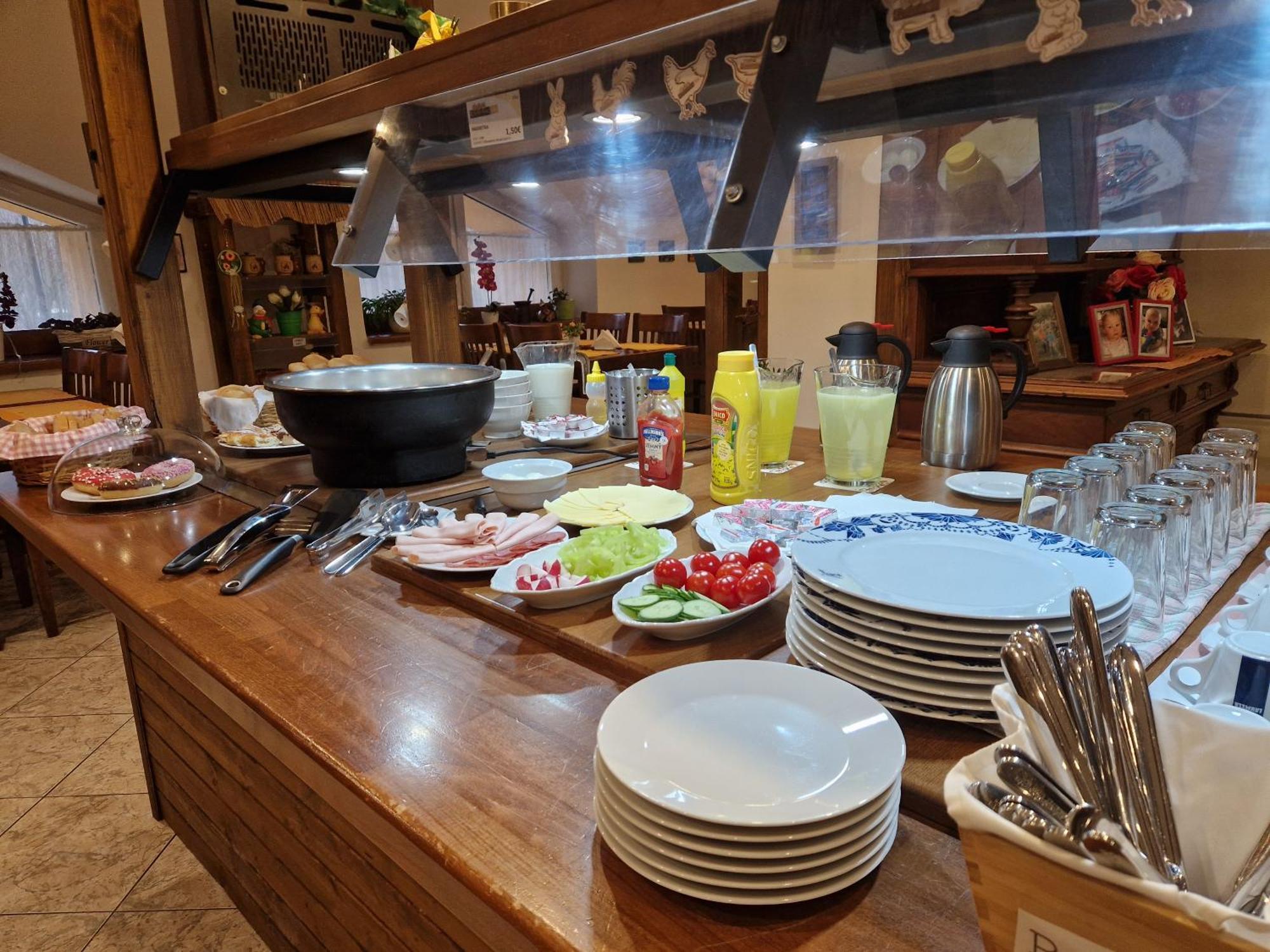 Pri Piecke Penzion A Restauracia Staré Hory Buitenkant foto