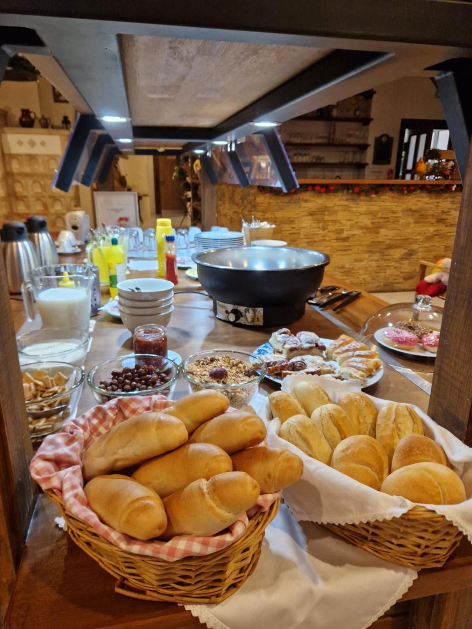 Pri Piecke Penzion A Restauracia Staré Hory Buitenkant foto