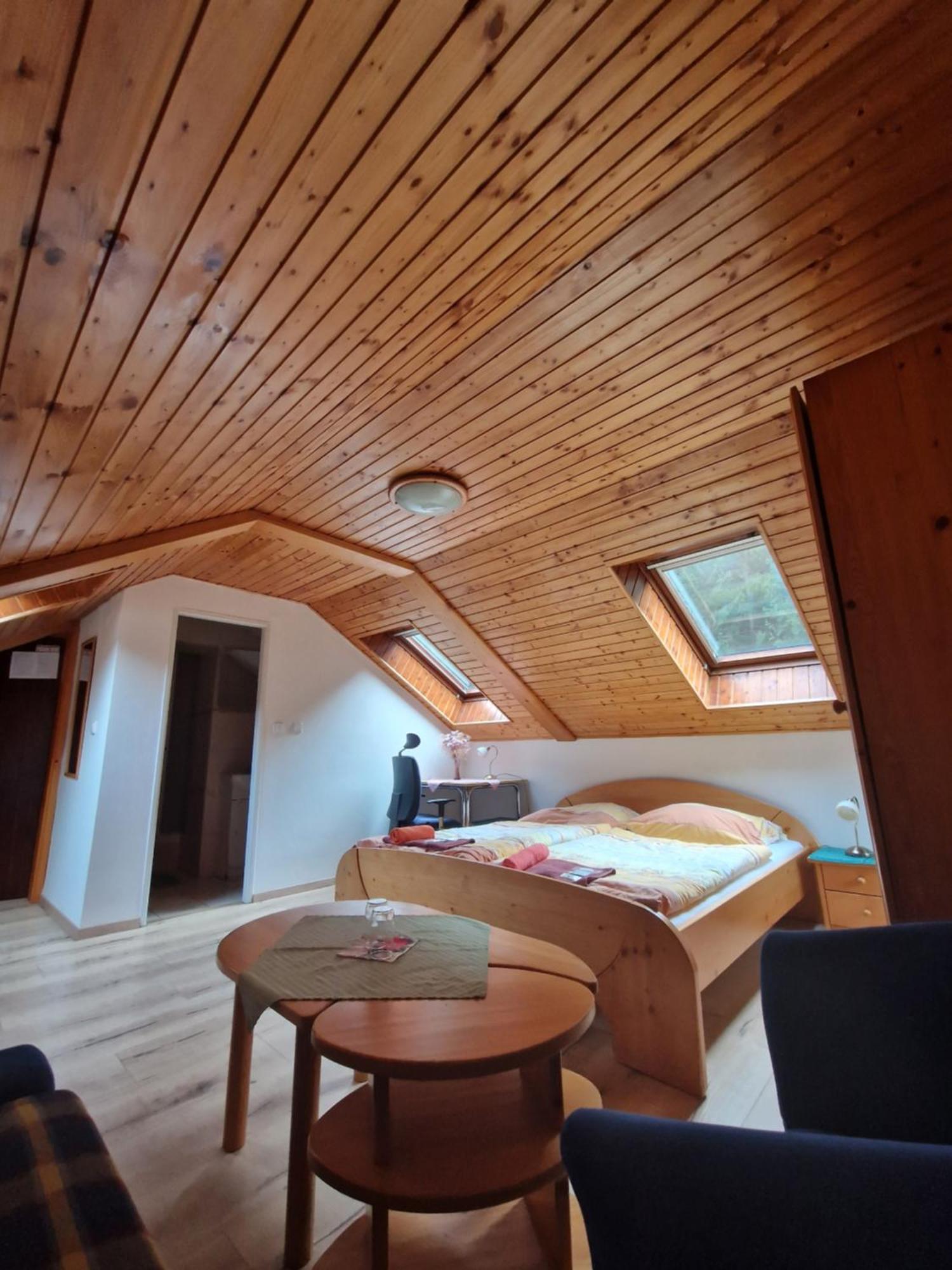 Pri Piecke Penzion A Restauracia Staré Hory Buitenkant foto