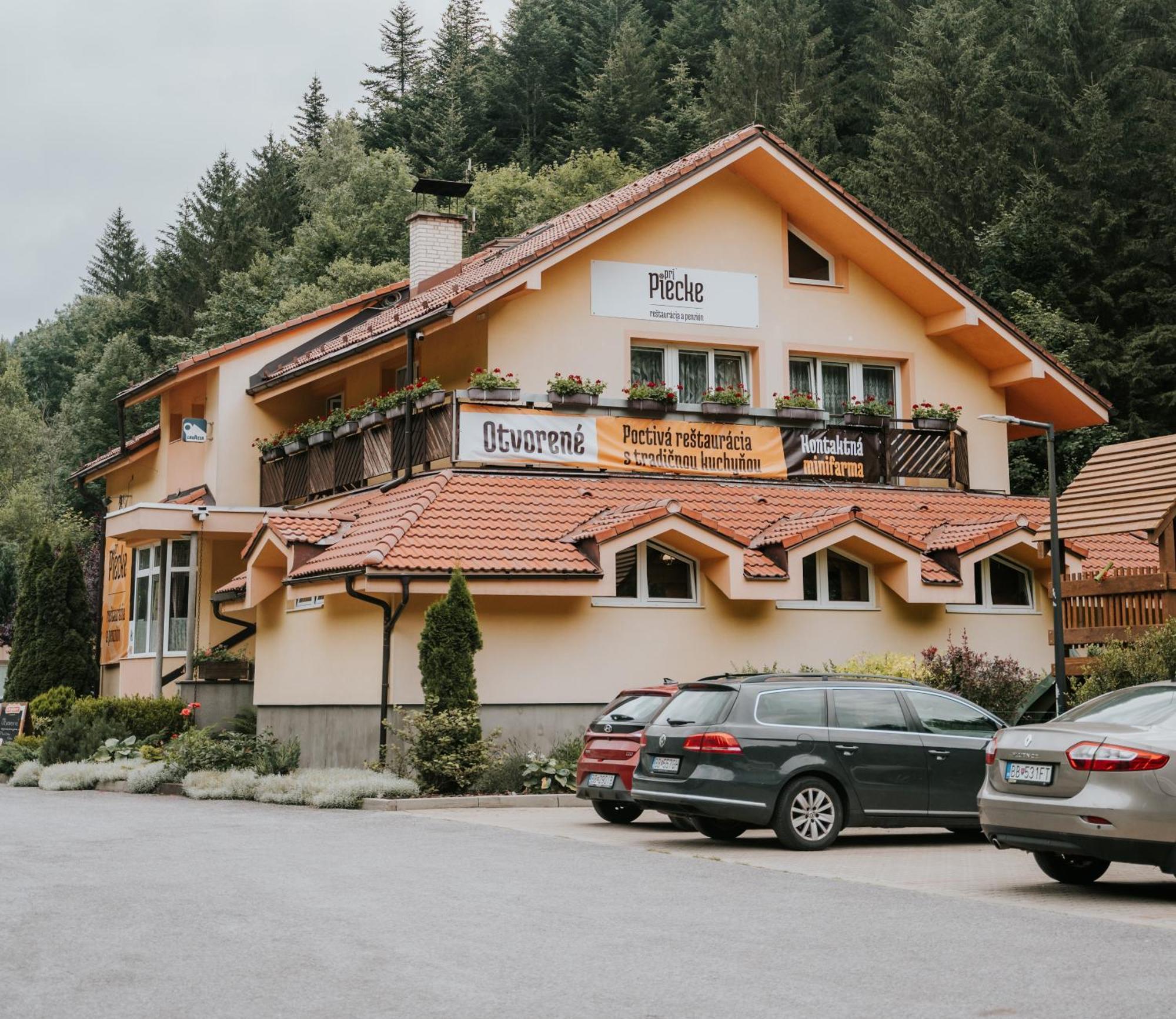Pri Piecke Penzion A Restauracia Staré Hory Buitenkant foto